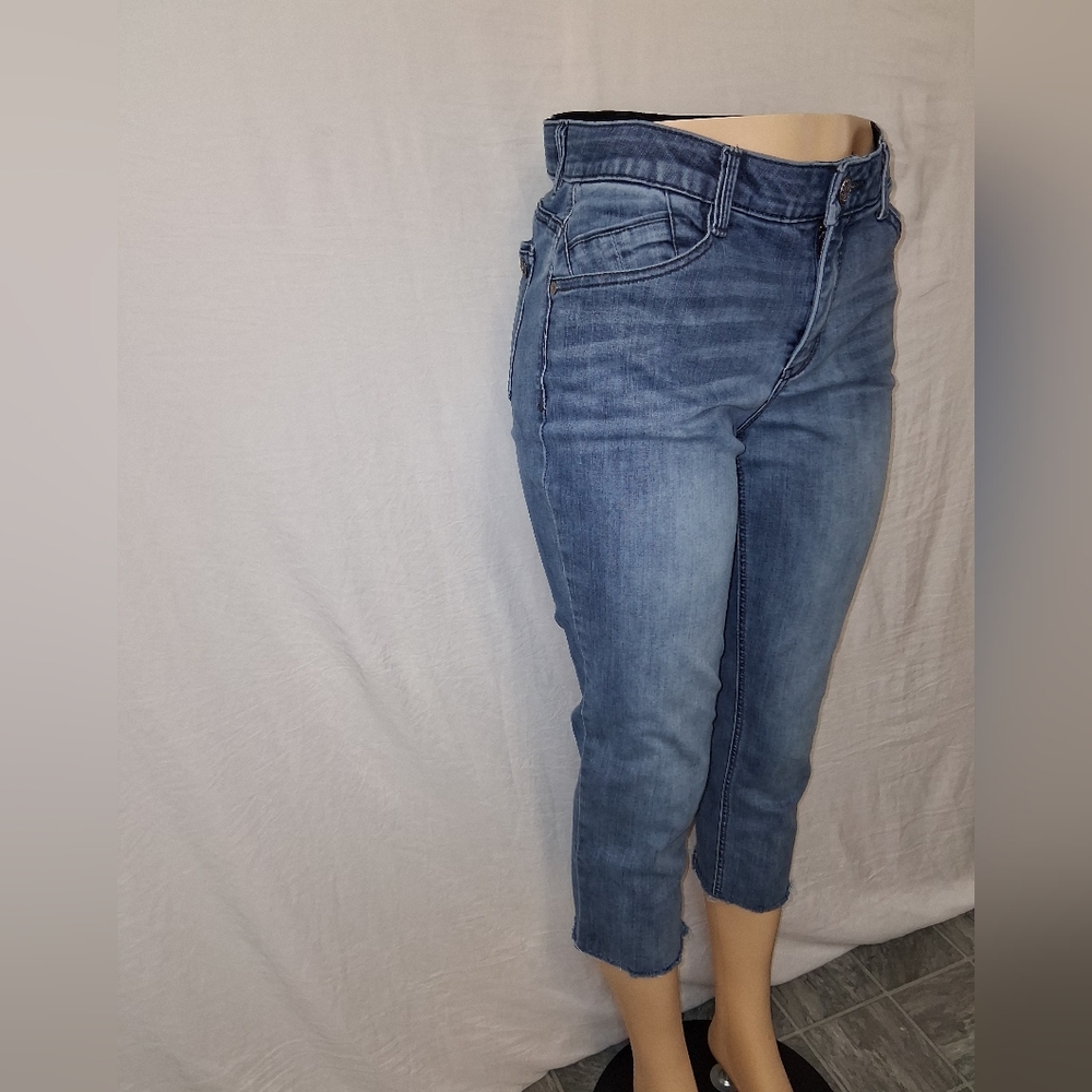 Democracy Cropped Blue Jeans Size 8p - Picture 5 of 16